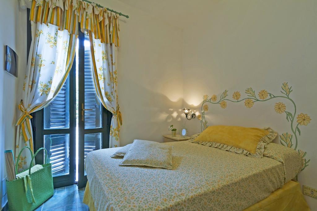 Case Di Fiori Fontane Bianche Luaran gambar